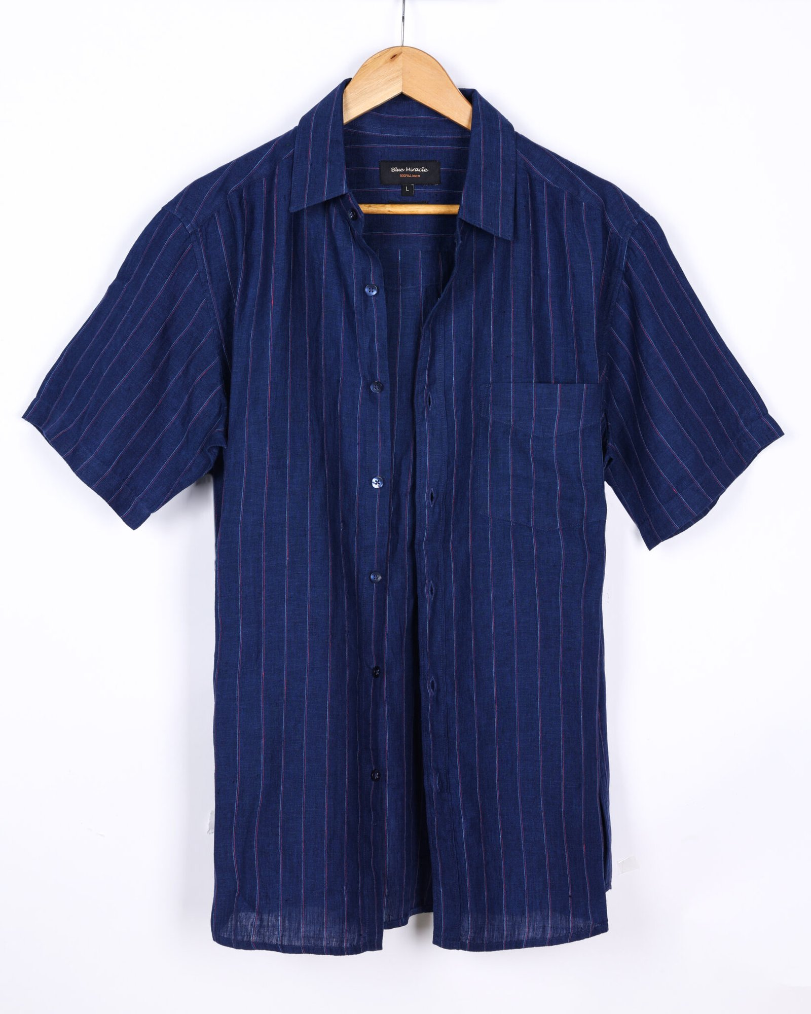 Crafted from 100% European linen, this casual-fit shirt features soft yarn-dyed stripes and a gentle finish that's perfect for your skin.